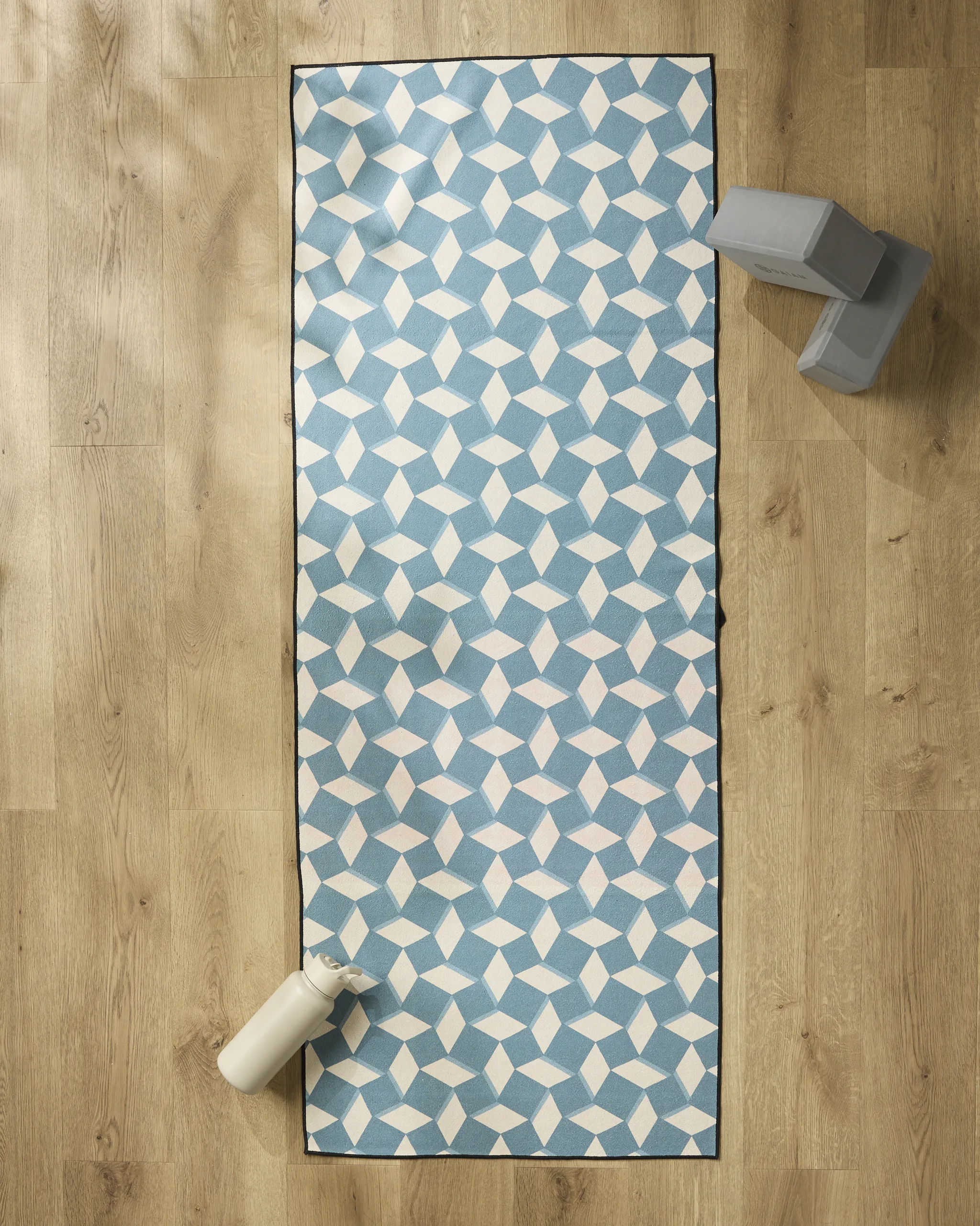 Circus Stand Teal Cream
