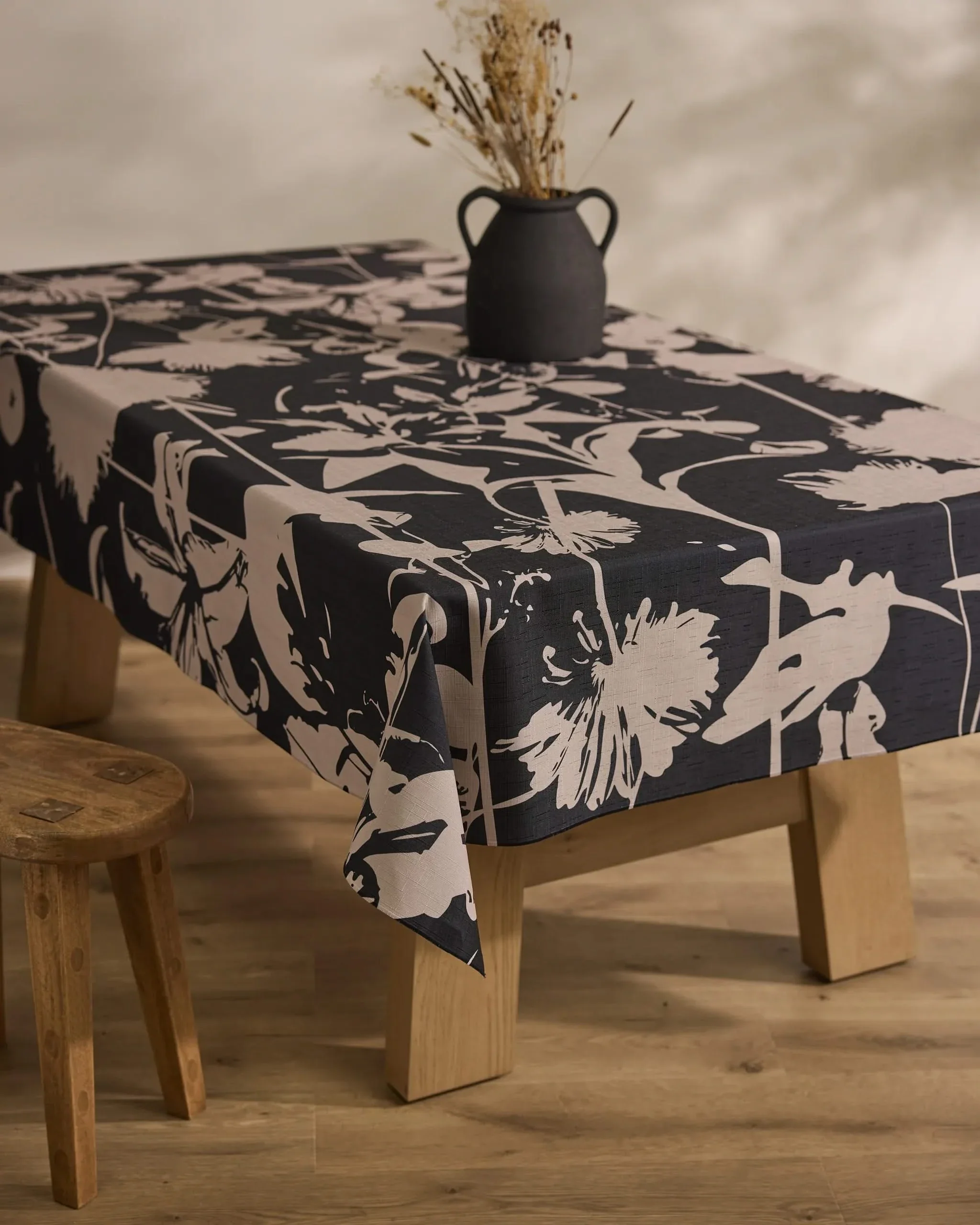 Inverted Floral Black