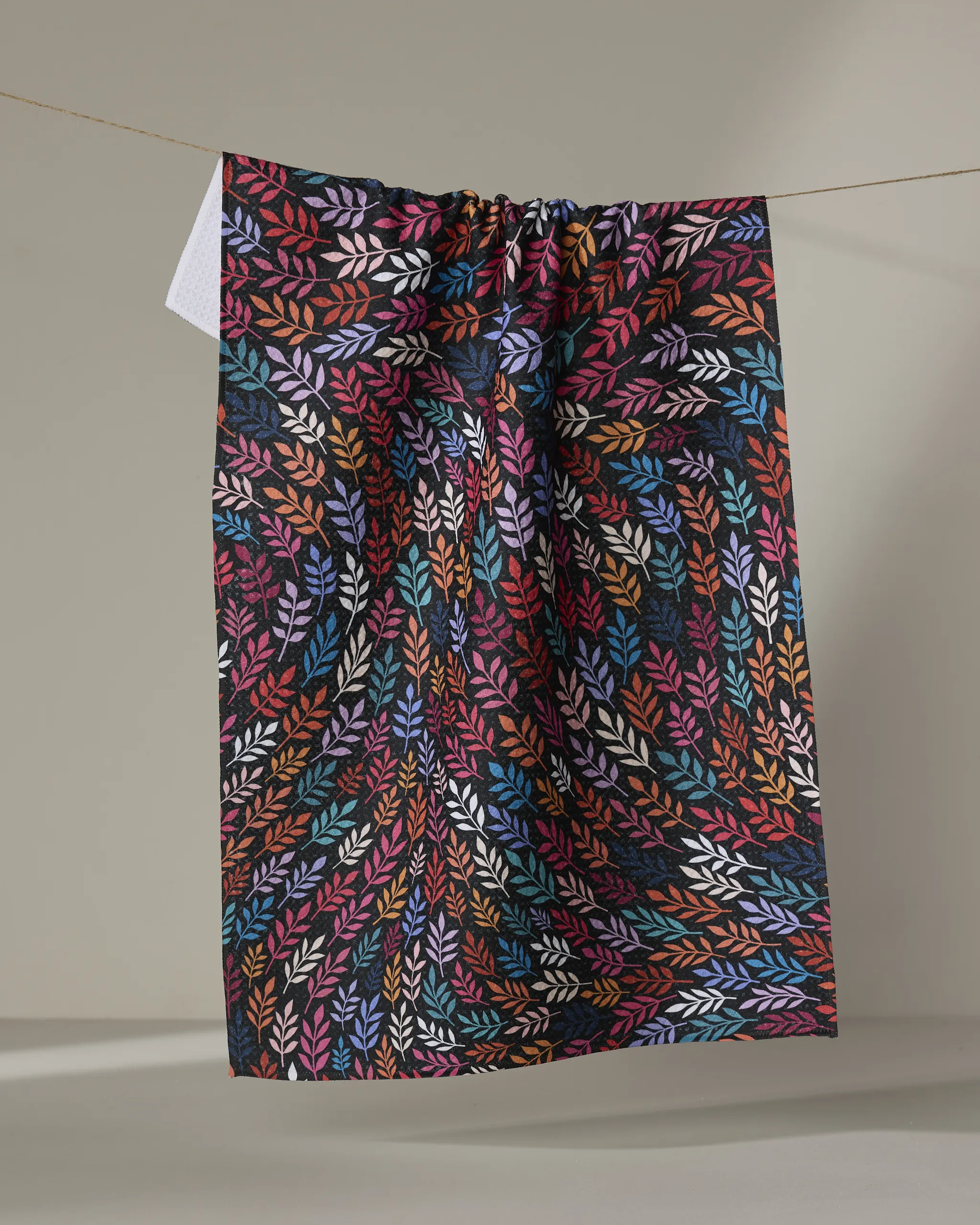Jewel Leaf Swirl