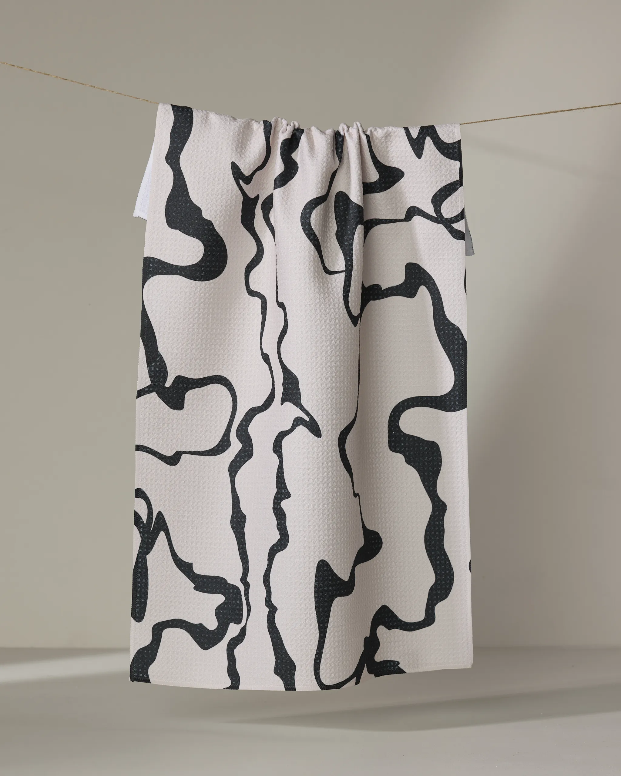 Monochrome Liquid