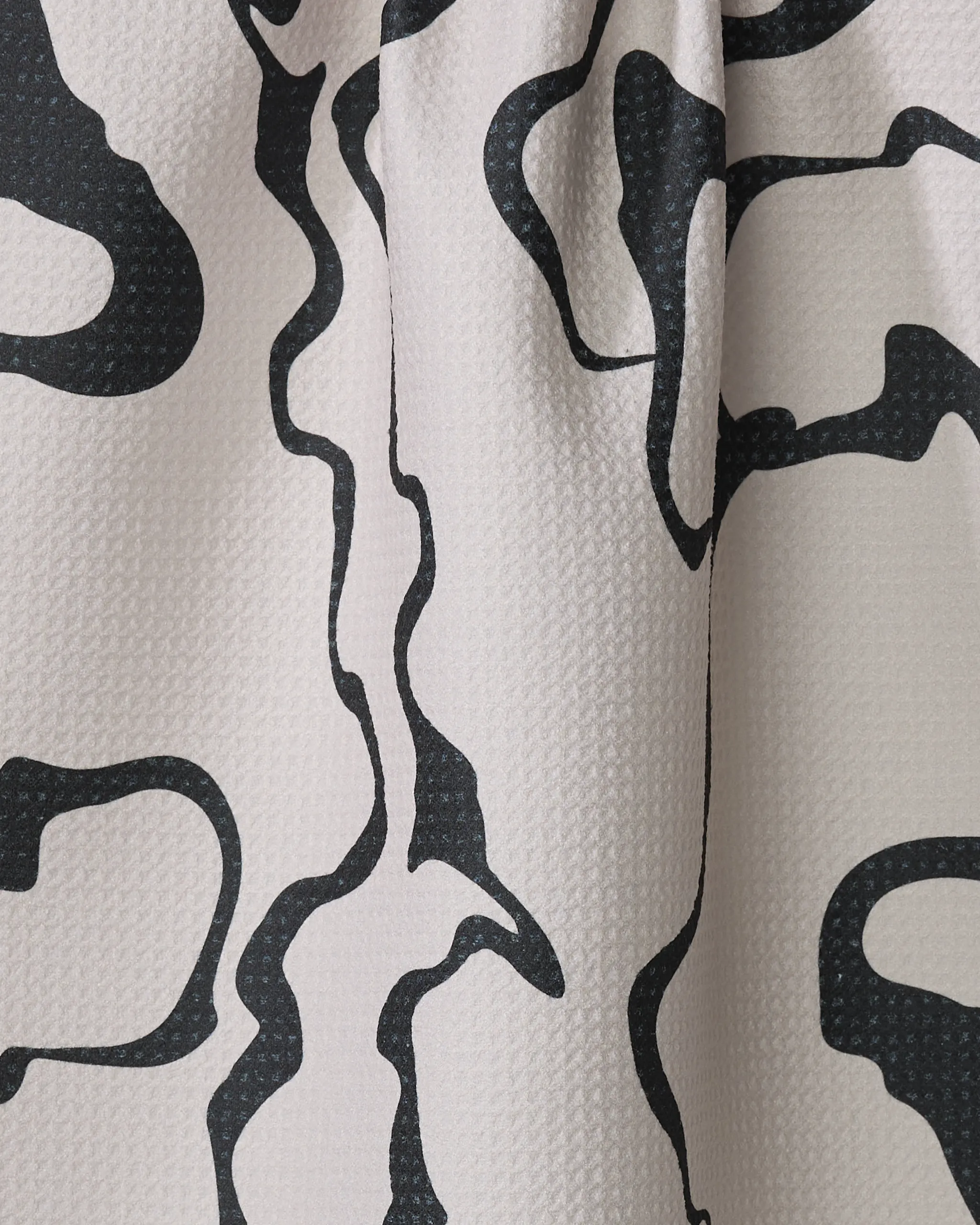 Monochrome Liquid - Image 2