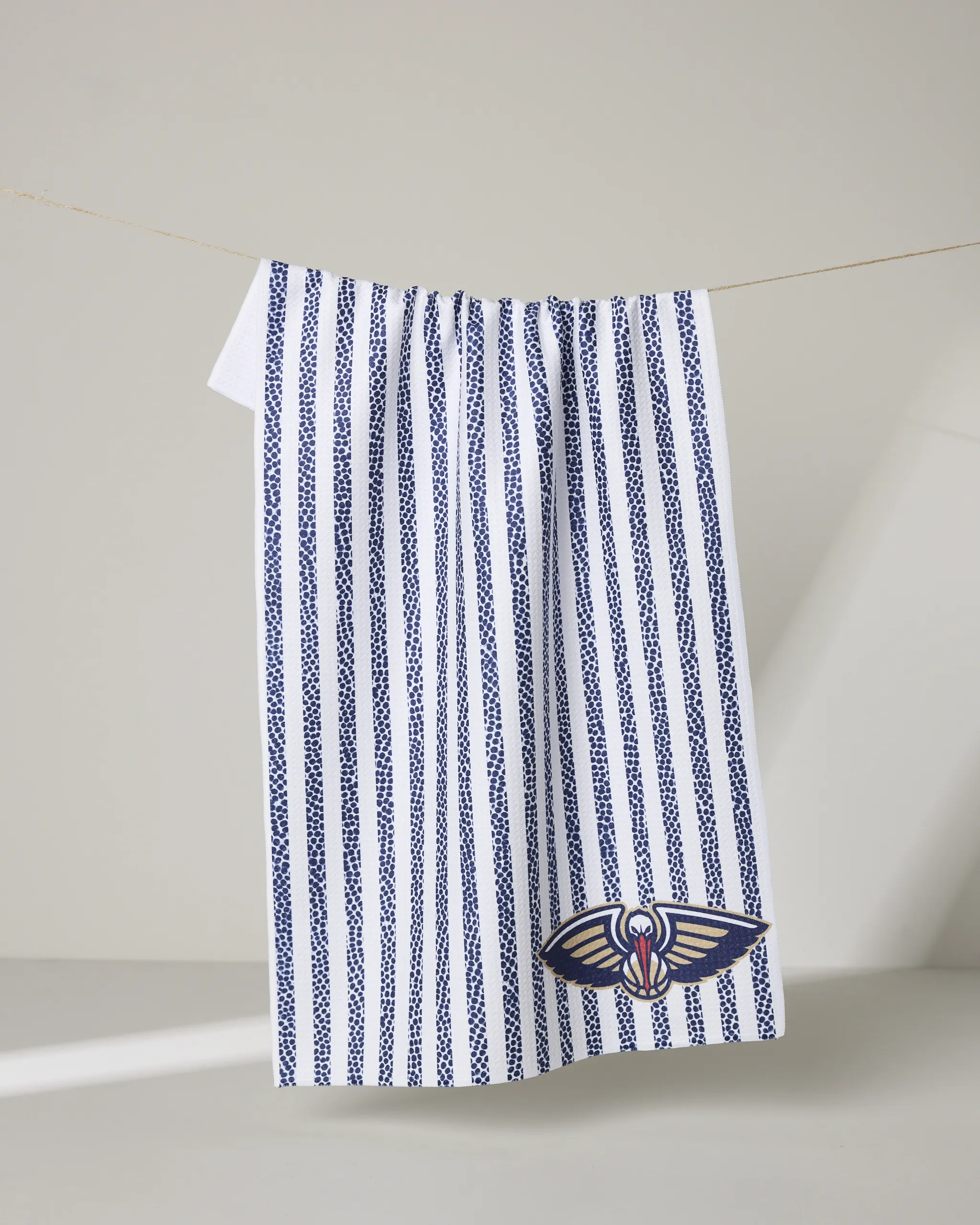 Pelicans Grip Stripe