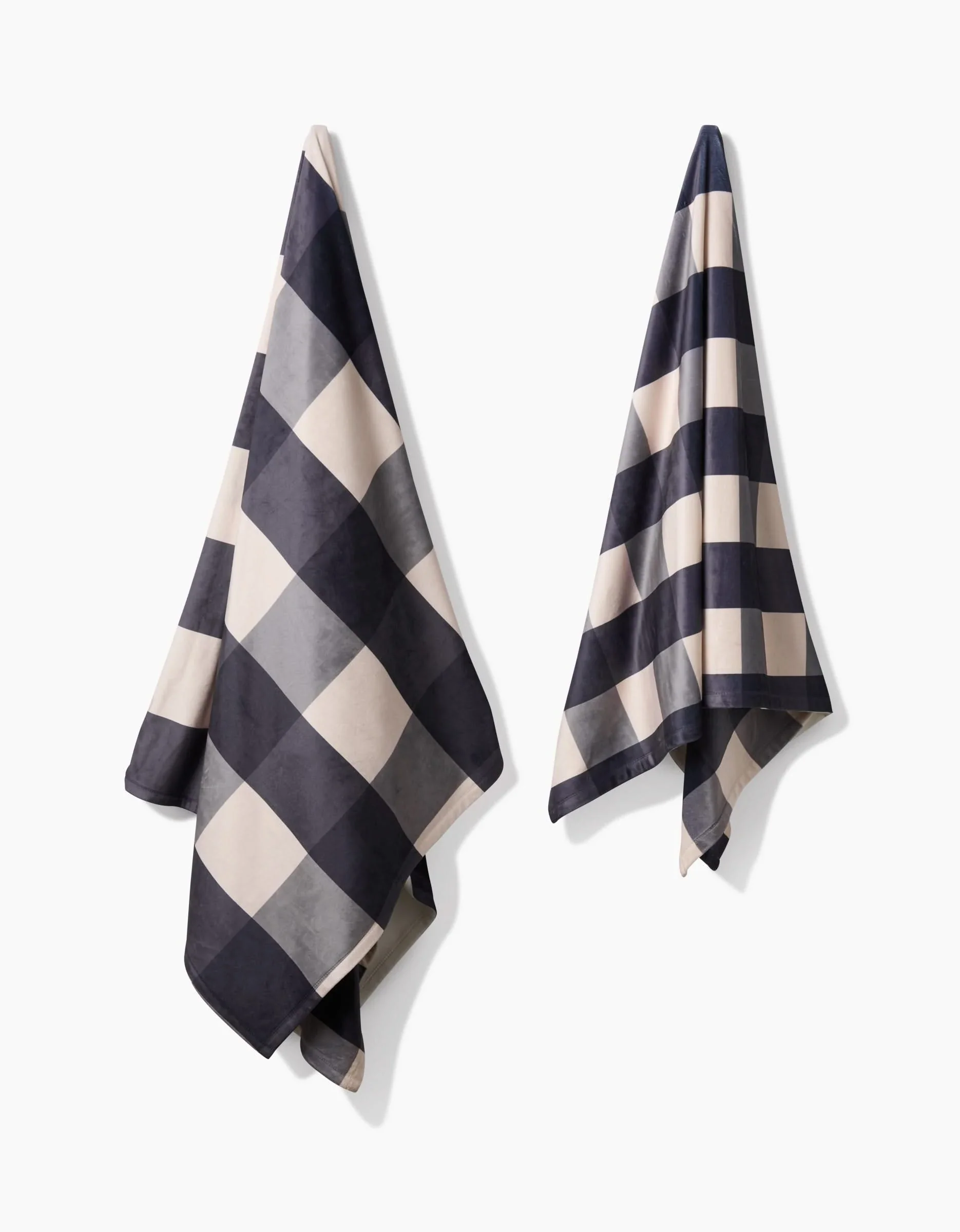 Snowy Gingham - Image 4